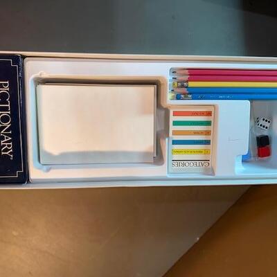 Lot 137 - Pictionary First Edition