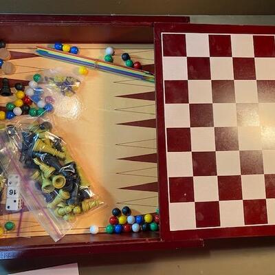 Lot 158 - Checkers and other games