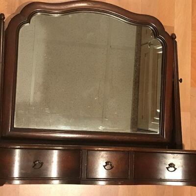 Antique Mahogany Shaving / Dresser 3 Drawer  Mirror