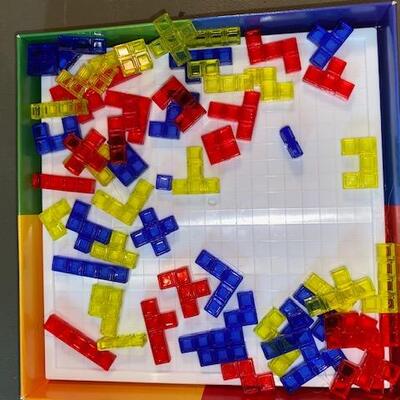 Lot 169 -Skip Bo and Blokus Games