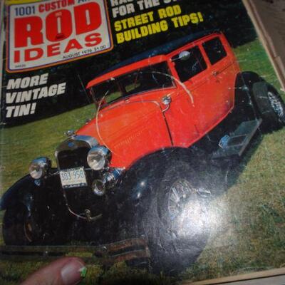 Vintage Hot Rod Magazines, Old Car Magazines Approximately 30 magazines 