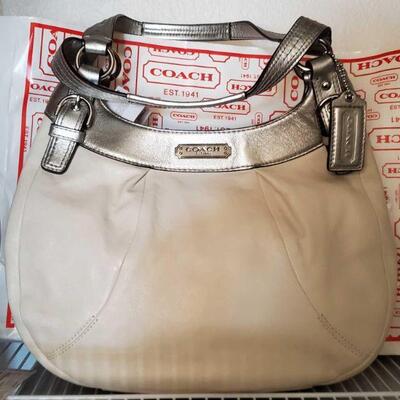 #4012 • Coach Purse With Tags and Bag