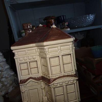 Sweet Victorian House Cookie Jar 