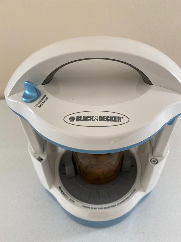 Black and Decker “Lids Off” Automatic Jar Opener