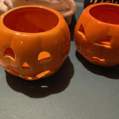 Lot 194 - Halloween Misc. 