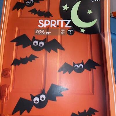 Lot 198 - halloween Craft Kits
