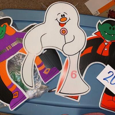 Lot 200 - Halloween Misc