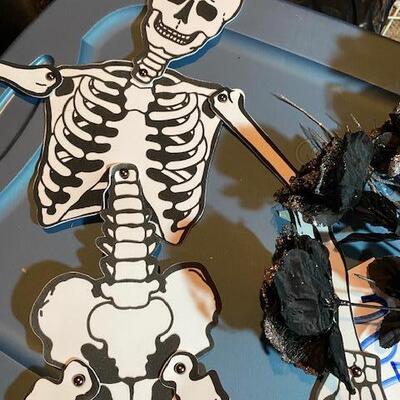 Lot 204 - halloween misc