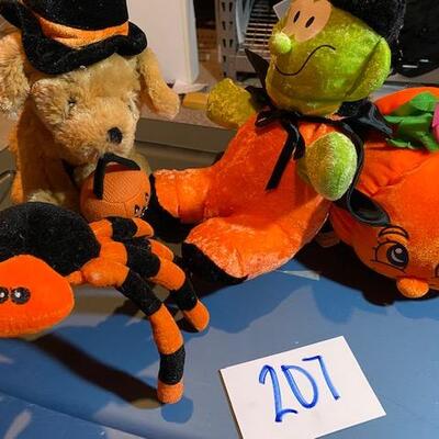 Lot 207 - Halloween Plush