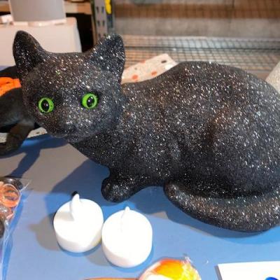 Lot 210 - Halloween misc