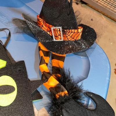 Lot 211 - halloween misc
