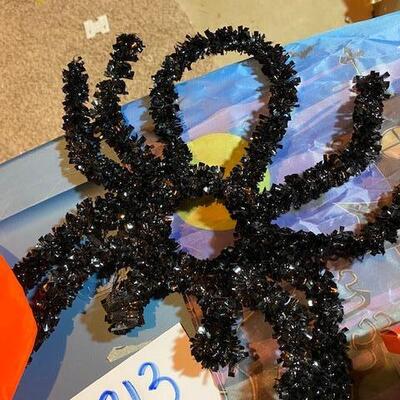 Lot 213 - halloween misc