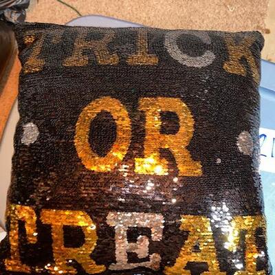 Lot 217 - halloween sequin flip pillow