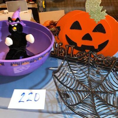 Lot 220 -  halloween misc