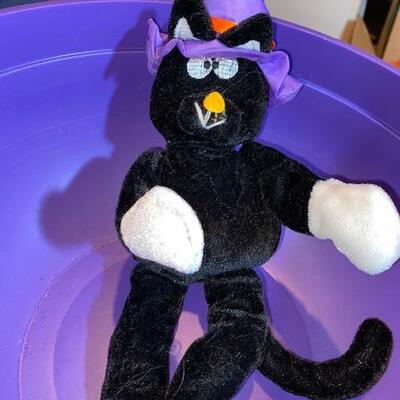 Lot 220 -  halloween misc