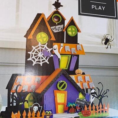 Lot 221 - 3D foam Owl Manor Kit