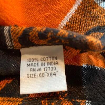 Lot 237 - halloween Linens