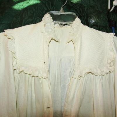 LOT 105  EARLY 1900's LADIES NIGHTGOWNS