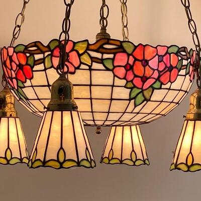 A-113 Tiffany Style Hanging Lamp