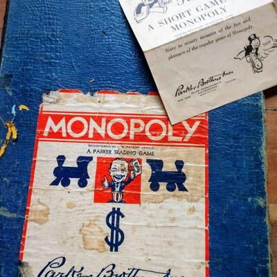 Vintage 1954 Monopoly includes most pieces including instructions