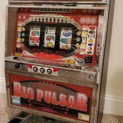 Lot 30  Slot Machine