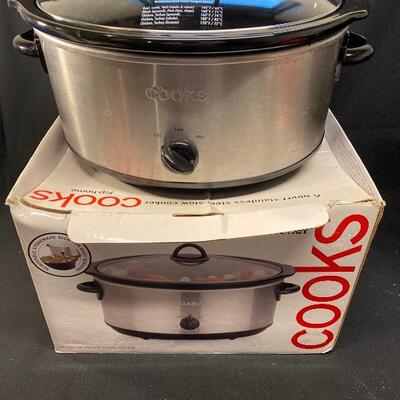 Lot 21: Small Kitchen Appliances :Crock pot new in box, mixer, breakfast sandwich maker and more.