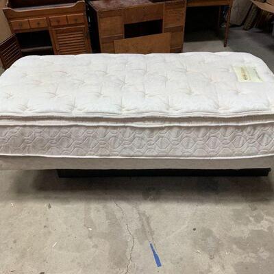 #22 Twin Size Bed Set
