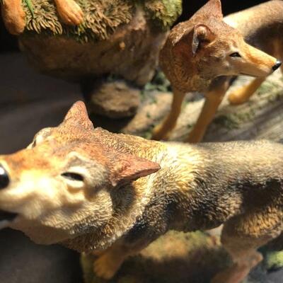 Danbury Mint - Nick Bibby - Wolf Collection - "Generations" L.E. Figurine