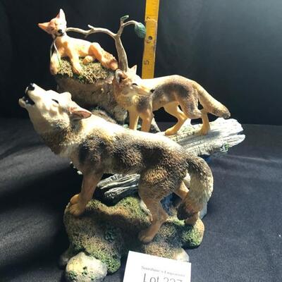 Danbury Mint - Nick Bibby - Wolf Collection - "Generations" L.E. Figurine