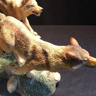 Danbury Mint - Nick Bibby - Wolf Collection - "Giving Chase" L.E. Figurine