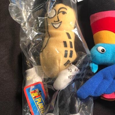 8 Vintage Food Themed Stuffed Animals - Mr Peanut, Tony The Tiger, Fruit Loop Toucan, Smacks Dig em, 3 smaller Pillsbury Doughboys, and 1...