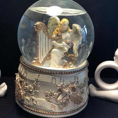 6 Angel Porcelain Napkin Rings & Angel Playing Harp Water globe Music Box