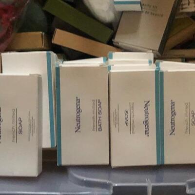 Over 475 Bathroom Items - Travel Lot 