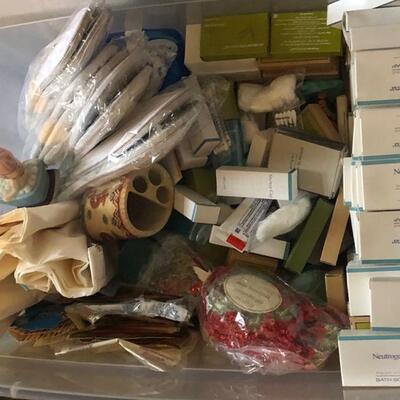 Over 475 Bathroom Items - Travel Lot 