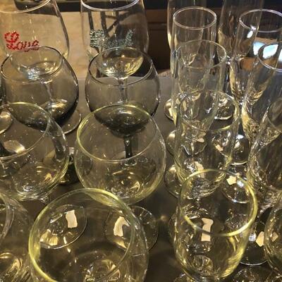 34 Pieces of Glassware, Bar ware, Wine Glasses