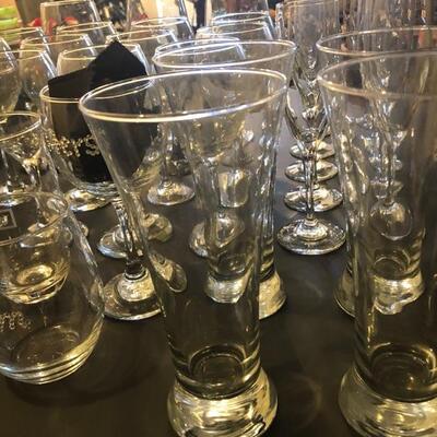 34 Pieces of Glassware, Bar ware, Wine Glasses