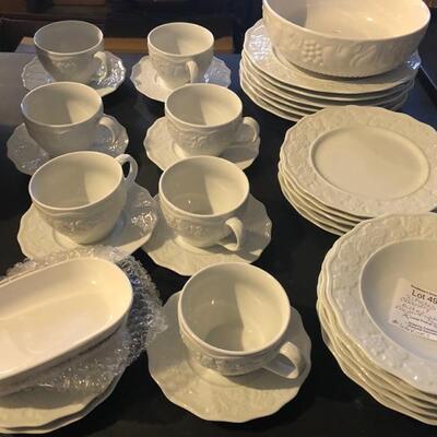 32 Pieces Coventry "Vineyard" dishes, 1 Libby Fruit bowl, and 2 Corning Ware Sidekicks