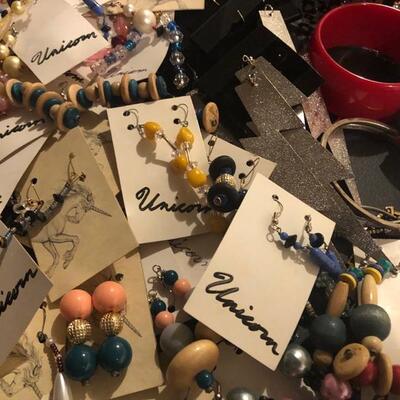 Over 180 Fashion Jewelry Items - Rings, Bracelets, Earrings 