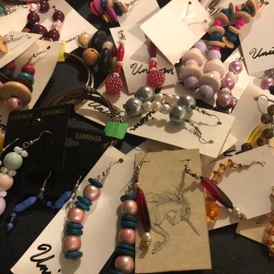 Over 180 Fashion Jewelry Items - Rings, Bracelets, Earrings 