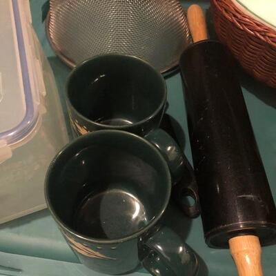 12 Pieces of Kitchen Items, Cookware
