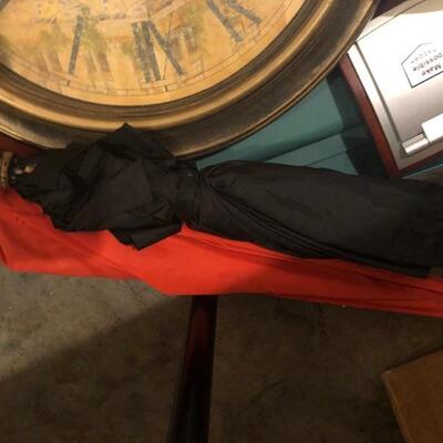 5 Random Clocks & 2 Umbrellas