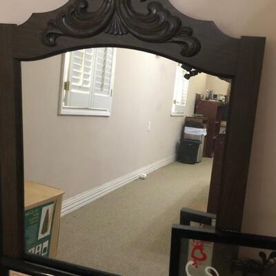 4 Decorative Household Items - 2 Wall Mirrors & 2 Framed Art