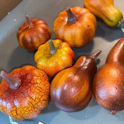 Lot 250 - Fall decor
