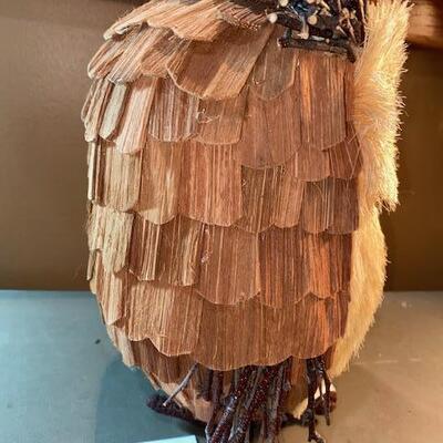 Lot 252 - Owl decor 