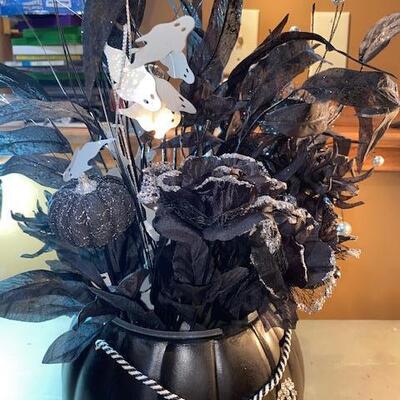 Lot 256 - Halloween Boquet