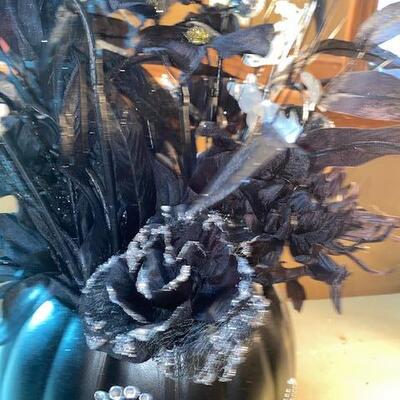 Lot 256 - Halloween Boquet