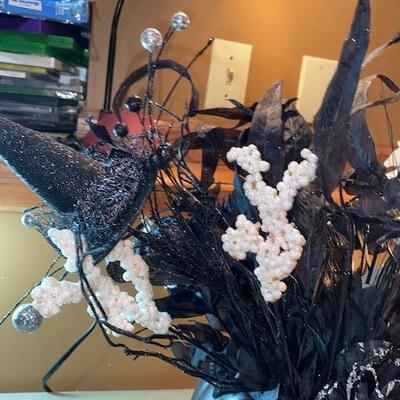 Lot 256 - Halloween Boquet