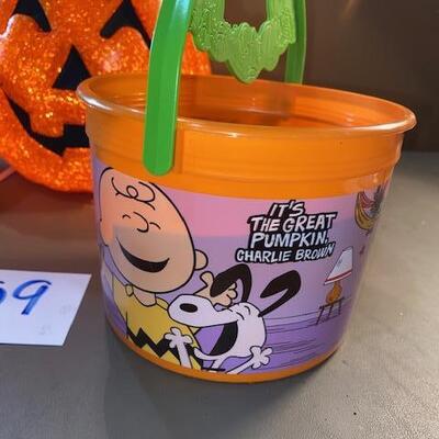 Lot 259 - halloween lot