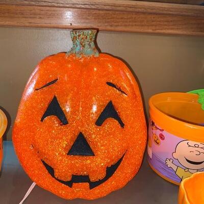 Lot 259 - halloween lot