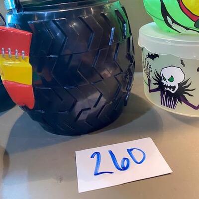 Lot 260 - halloween lot